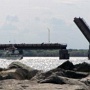 Le pont s'ouvre pour le passage de trois bateaux